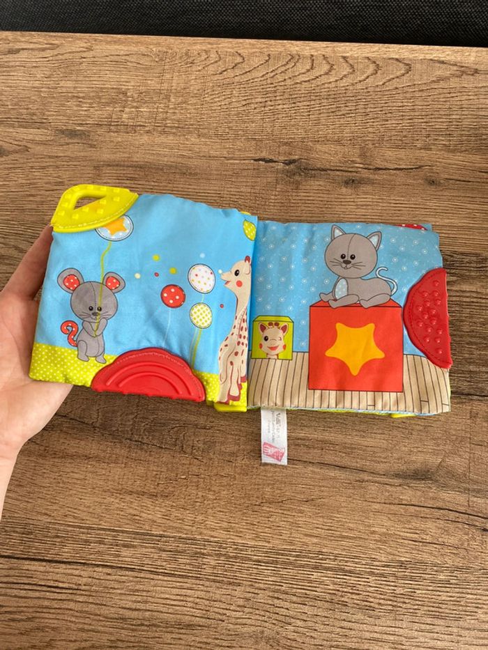 Livre « Sophie la girafe » - photo numéro 2