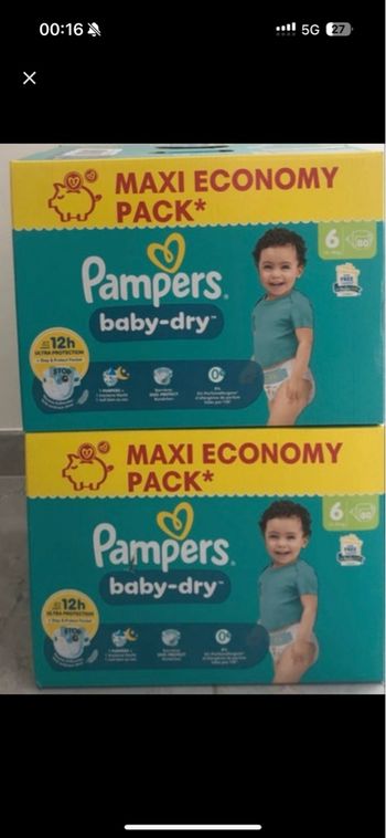 2 cartons de couches Pampers taille 4