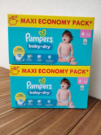 Couches pampers baby-dry en taille 4