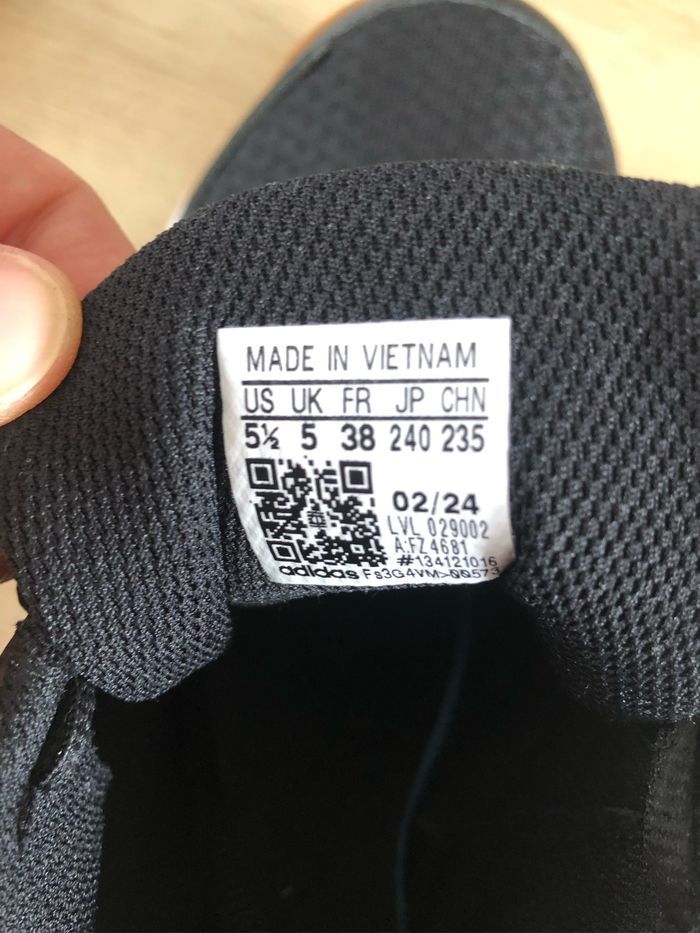 Baskets adidas pointure 38 neuf - photo numéro 2