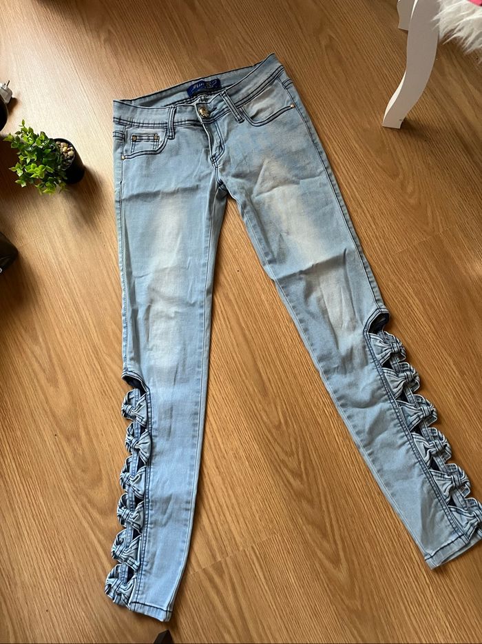 Jean slim bleu clair noeuds sur les côtés original T36 TBE 🎀