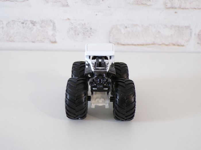 Monster Trucks - Hot Wheels - Hotwheels - Bone Shaker (J14) - photo numéro 4