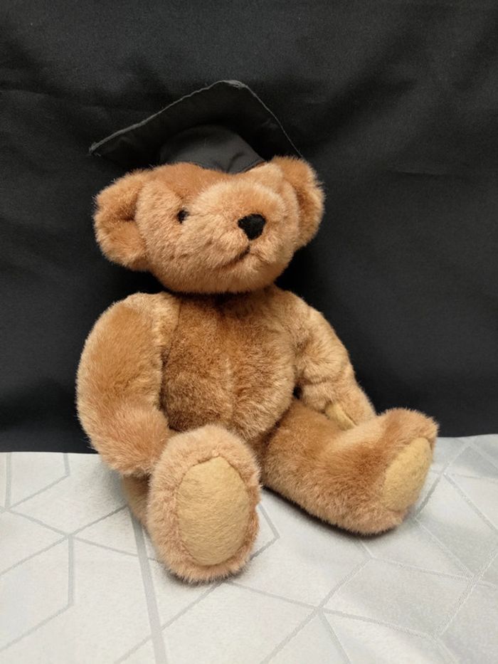 Ours de graduation Asquiths of Windsor - Made in Korea - photo numéro 3