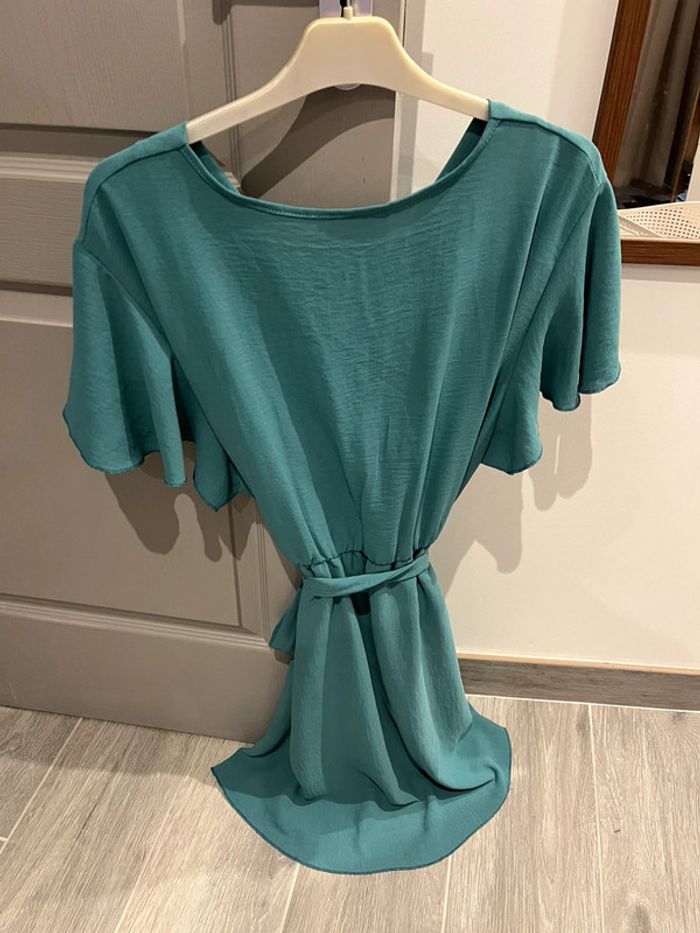 Robe bleue clair col V - photo numéro 2