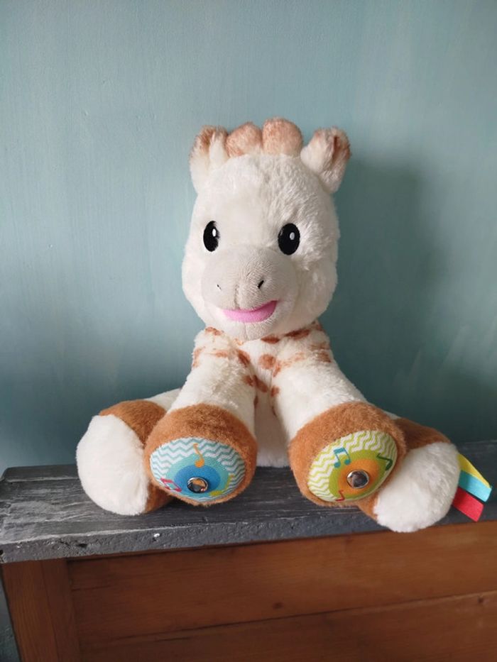 Peluche musicale Sophie la girafe