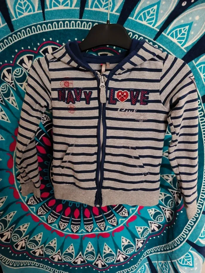 Gilet Zippé à Capuche Rayé