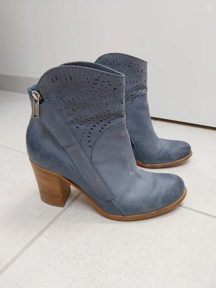 Bottines bleues ajourée Donna Piu' 36