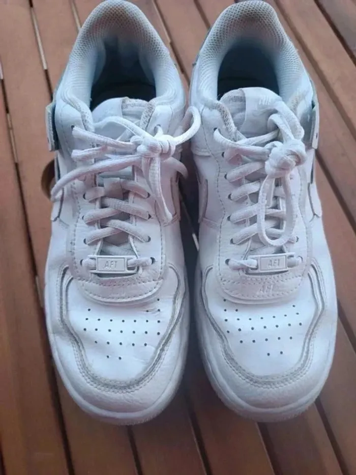 Baskets Nike air force one femme pointure 39 - photo numéro 3