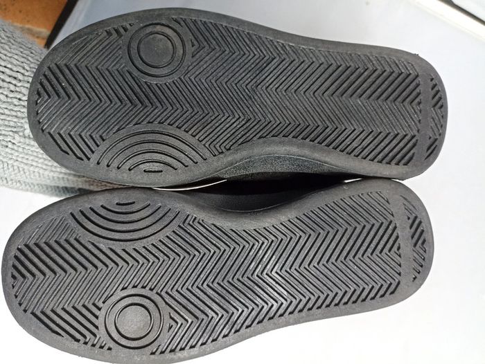 Basket noire pailleté taille 29 - photo numéro 3