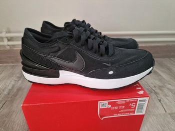 Basket Nike Waffle One 37,5 Neuve