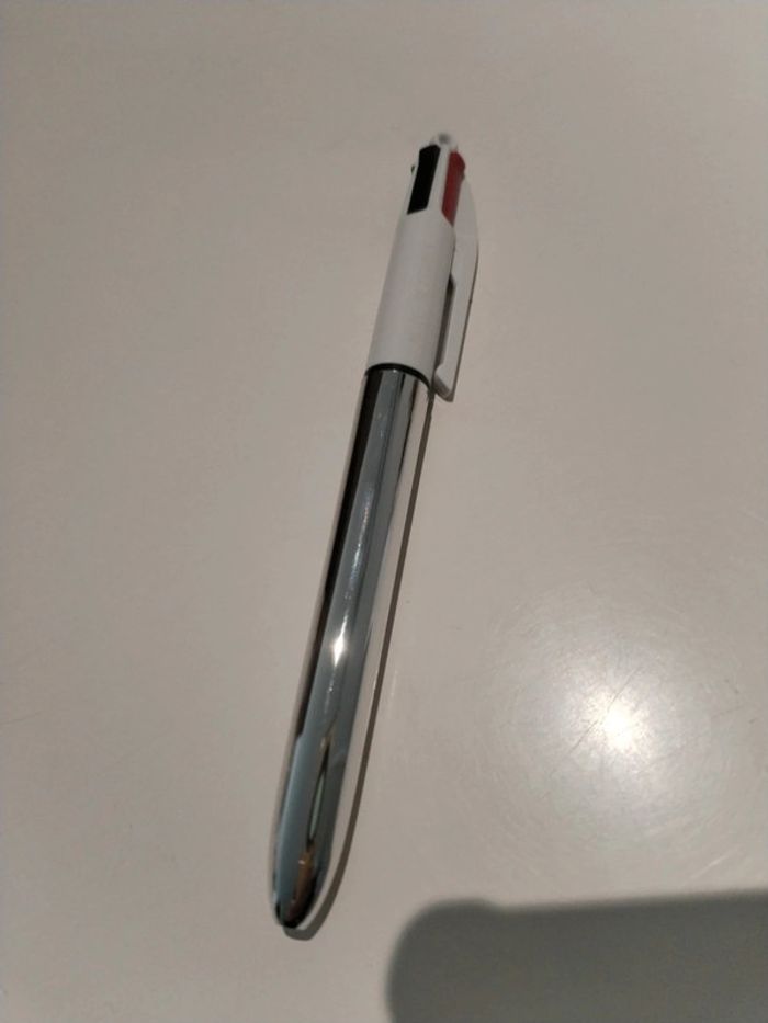 Bic 4 couleurs argent neuf