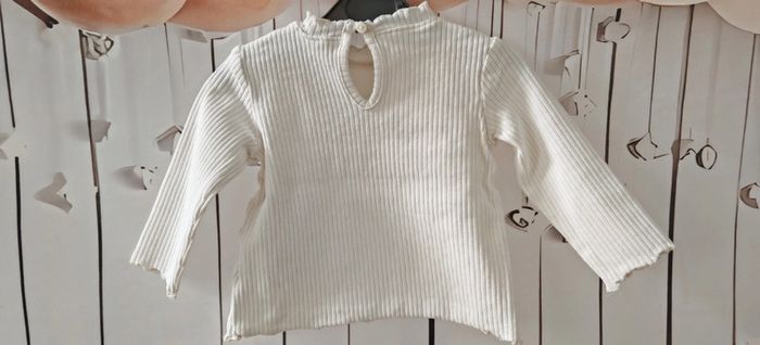 Haut fille manche longue blanc côtelé H&M 6 9 mois - photo numéro 3