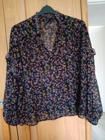 Tunique voile fluide noire à petites fleurs