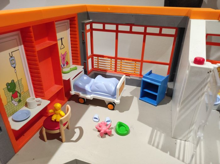 Hôpital pédiatrique playmobil 6657 et 6443 - photo numéro 4