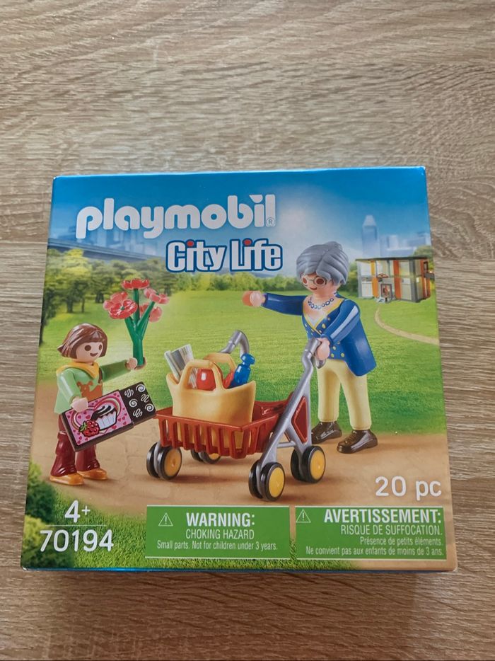 Grand mère et petite fille Playmobil