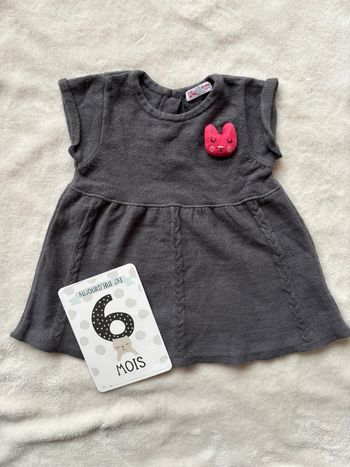 Robe grise foncé