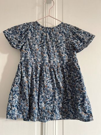 Robe fleurie bleue tape à l’œil 24 mois