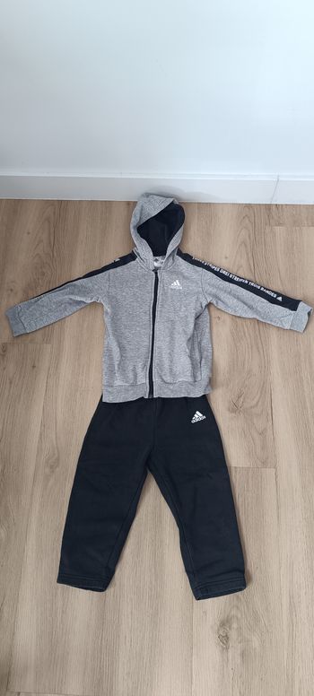Jogging adidas