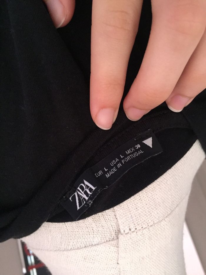 Teeshirt 👚 noir manches courtes Zara taille L 10€ - photo numéro 8