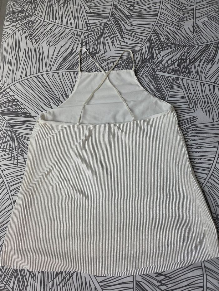 Top a Bretelle blanc nacré Stradivarius - photo numéro 2