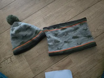 Ensemble snood et bonnet dinosaure 6/8ans