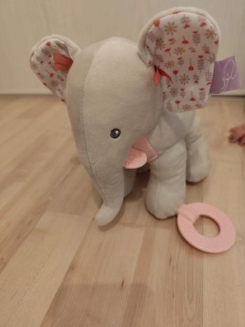 Peluche éléphant