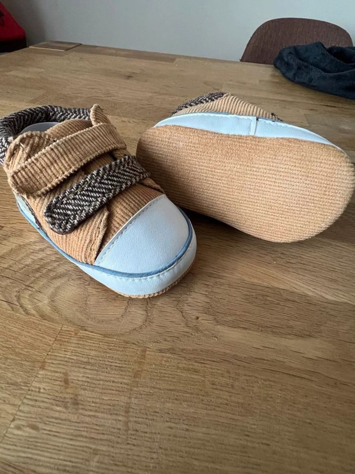 Chaussure bébé - photo numéro 2