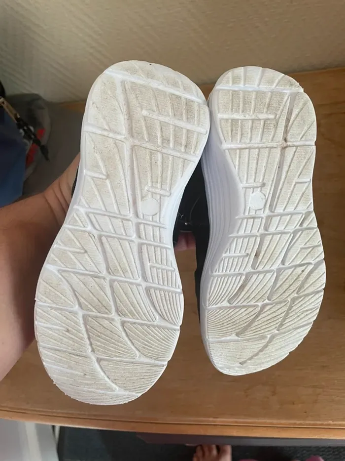 Baskets taille 27 - photo numéro 4