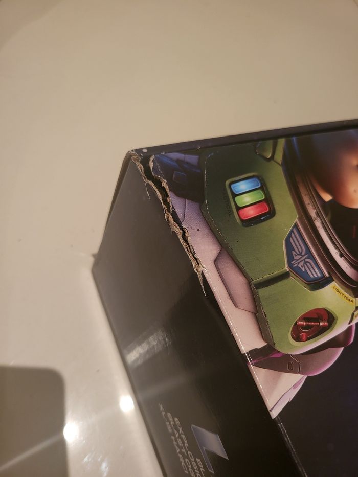 Grand vaisseau Buzz l’Éclair et figurine - photo numéro 10