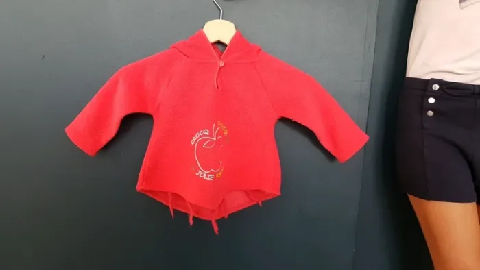Poncho rose à capuche