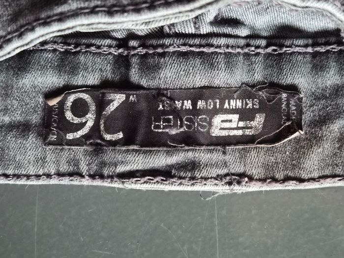 Jean "FB Sister" Taille 26 (36) en bon état "O" - photo numéro 10