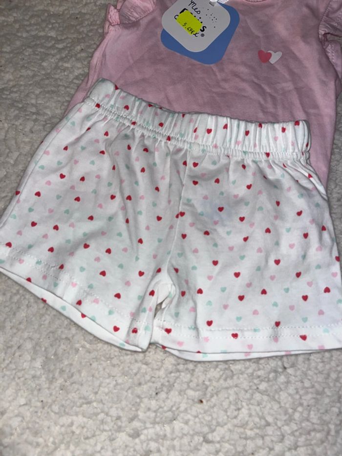Ensemble short et tee shirt 6 mois - photo numéro 2