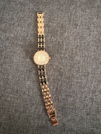 Montre dore