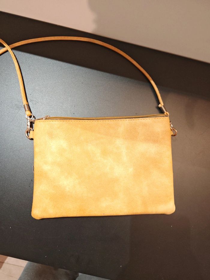 Sac pochette en bandoulière jaune moutarde - photo numéro 3