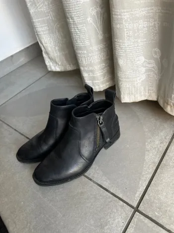 bottines ugg taille 36 cuir