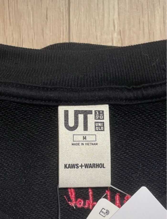 Pull taille M kaws + warhol x uniqlo unisexe - photo numéro 4