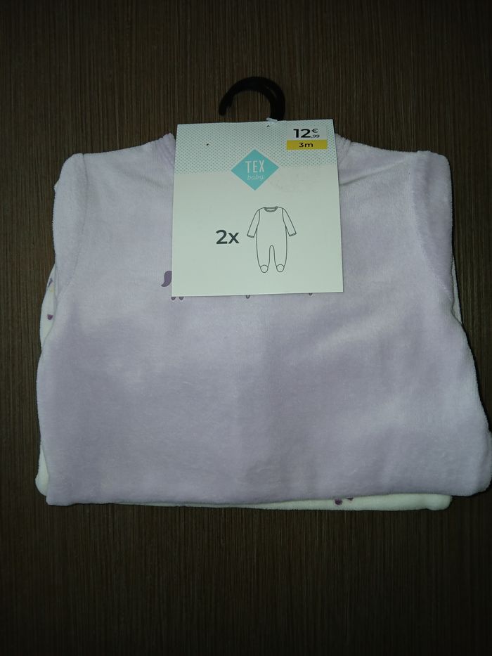 lot de deux pyjamas en velours fille 3 mois