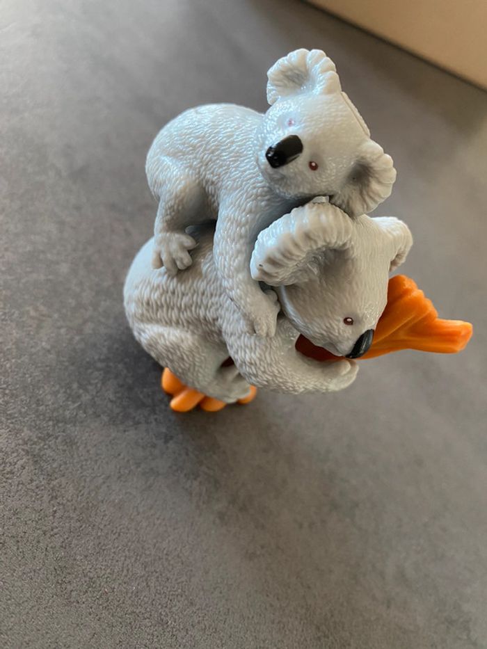 Maman koala et son bébé Kinder