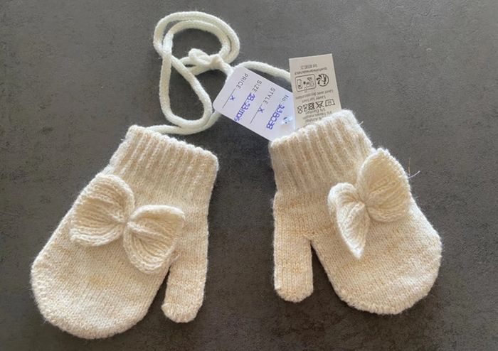 Paire de gants beige doré Mes Petits Cailloux 18/23 mois [ref.23B038]