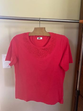 TEE shirt