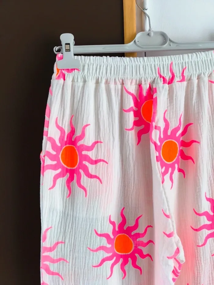 Pantalon blanc et fushia gaz de coton imprimé soleil TU 36 à 42 - photo numéro 13