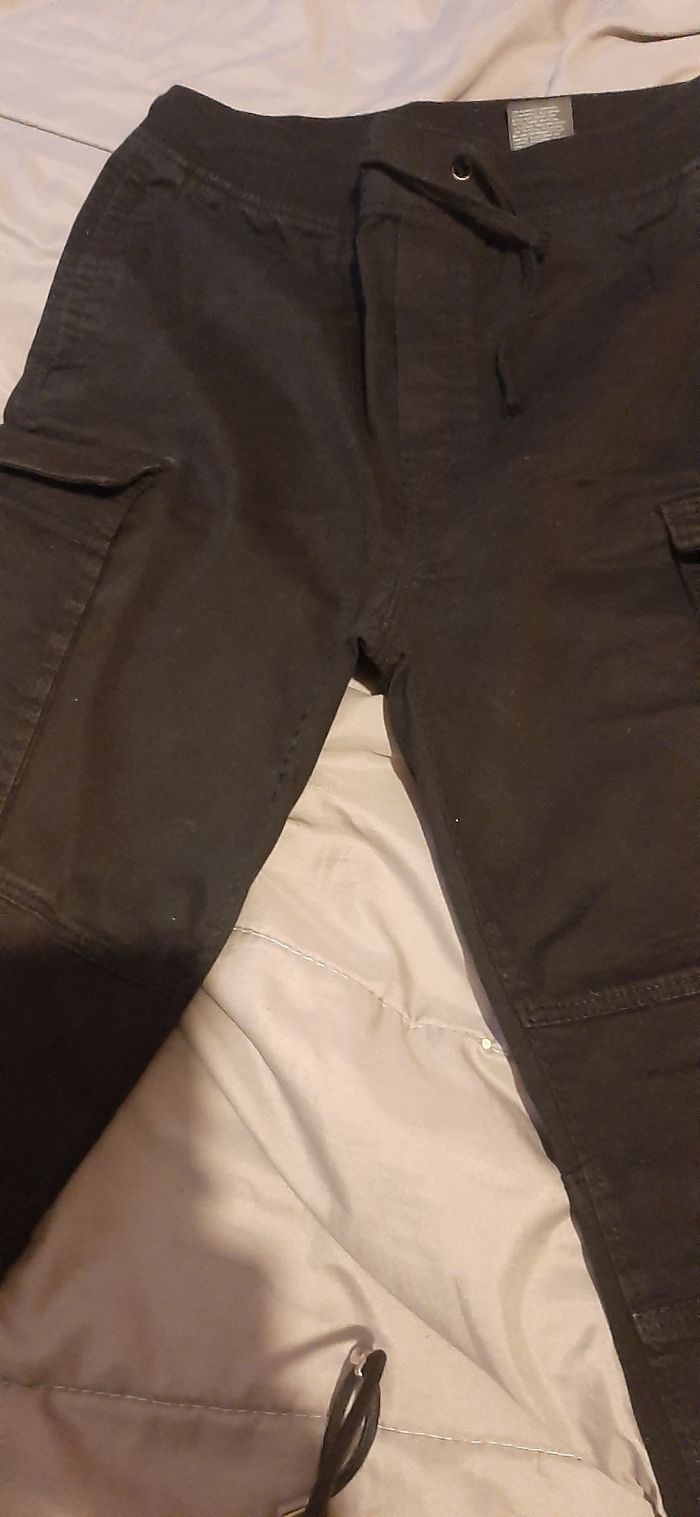 Pantalon noir cargo