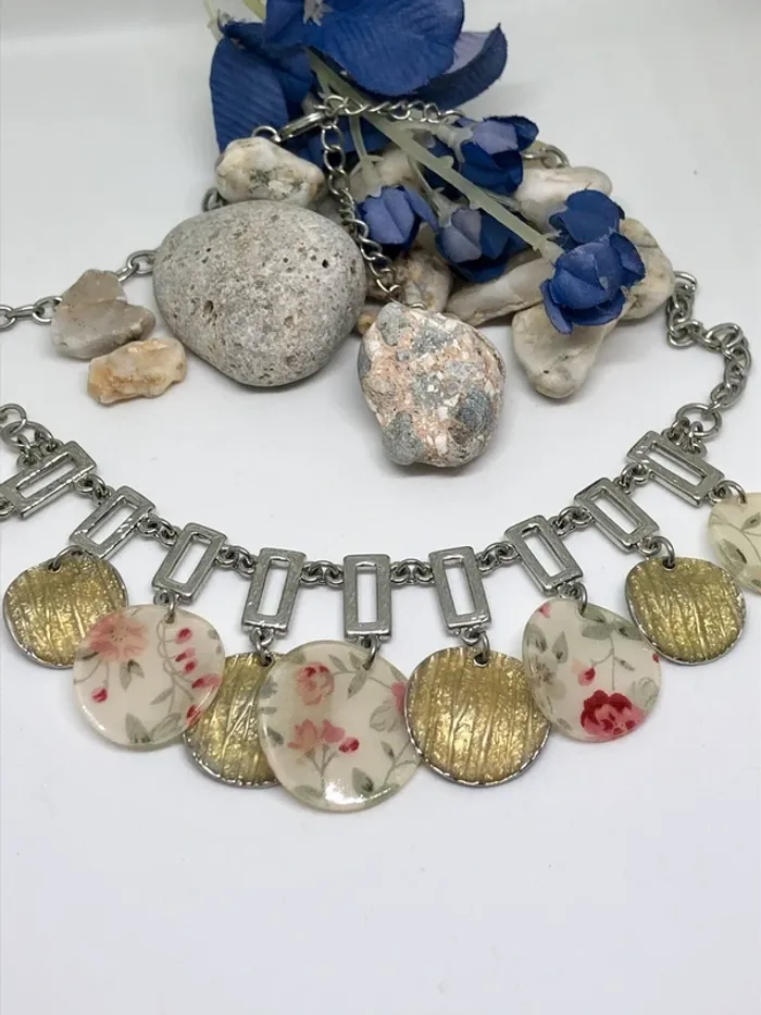 Collier argenté original avec pampilles fleuries - photo numéro 7