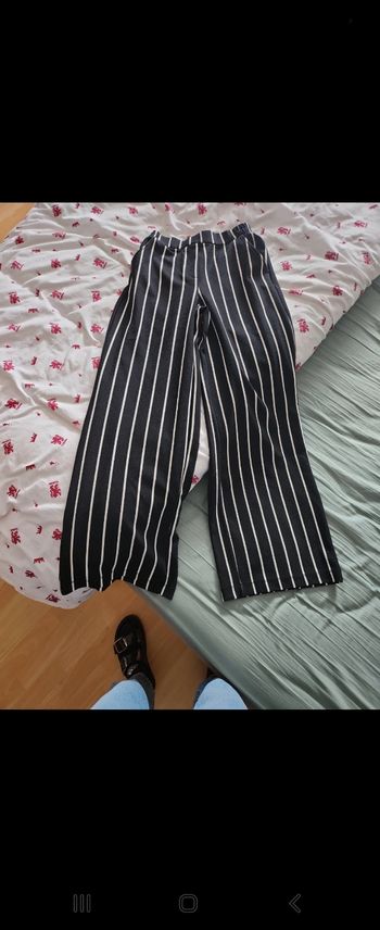 Pantalon large à ligne Bershka