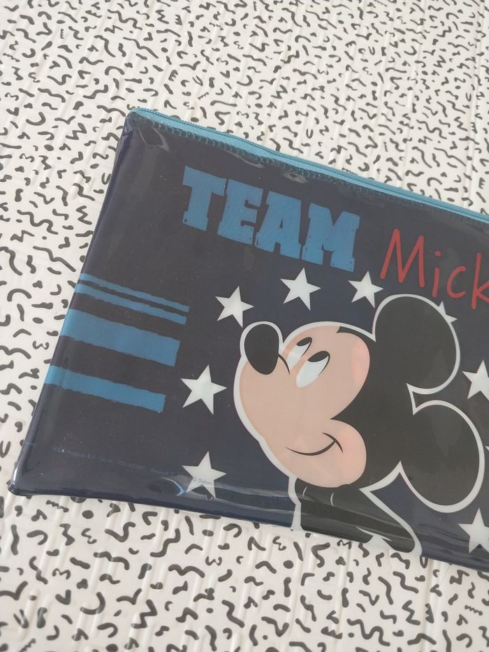 Pochette Mickey • Disney • 23×15 cm • Neuve - photo numéro 2