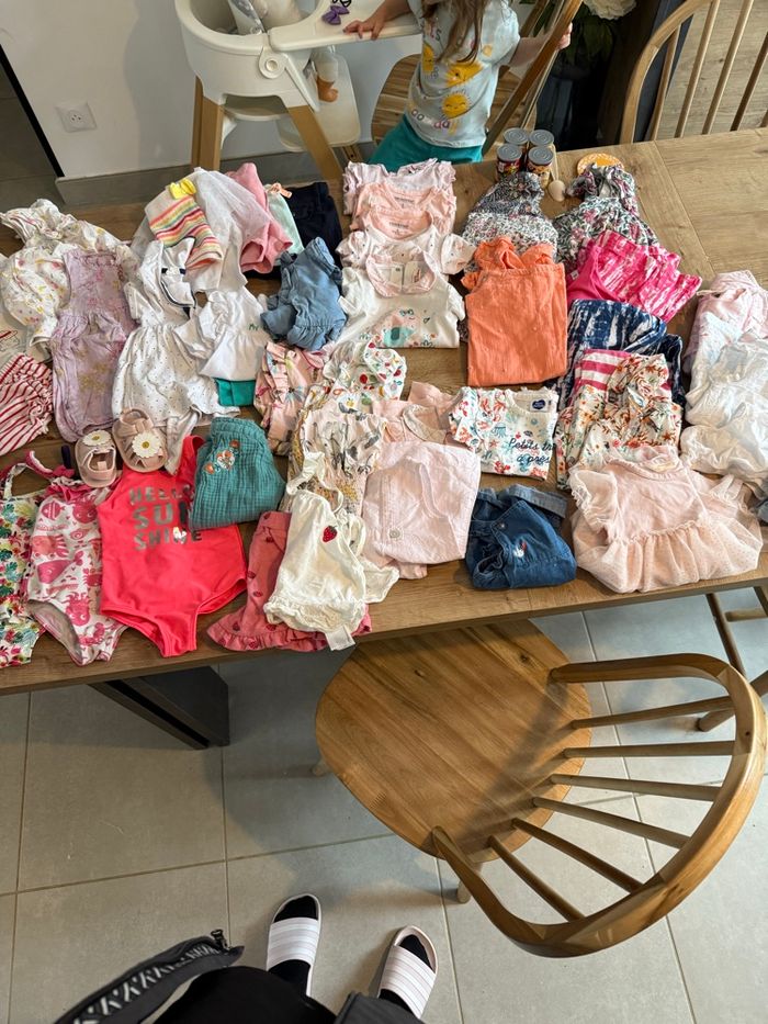 Lot bébé fille 6 mois - photo numéro 1