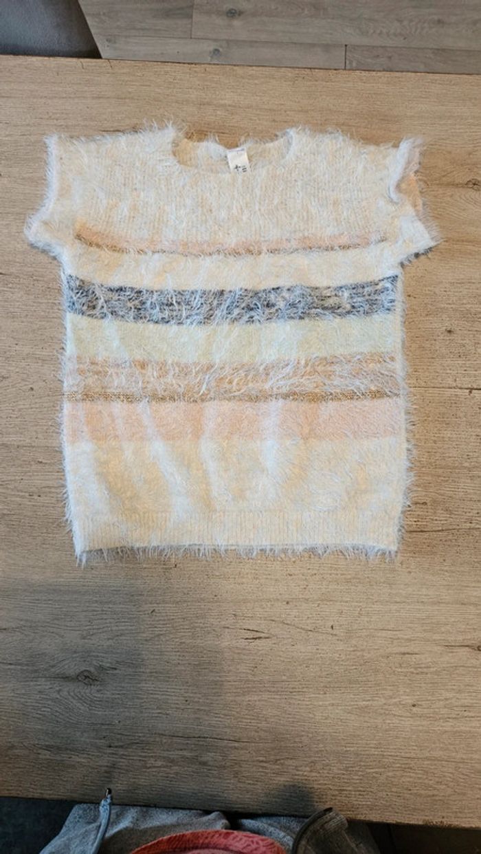 Pull à manches très courtes blanc cassé avec lignes, C&A, taille 170 - photo numéro 2