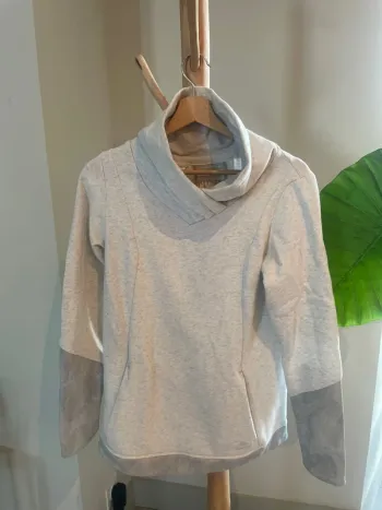 Pull gris
