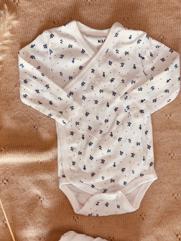 Lot de 2 bodies croisé 1 mois - photo numéro 4