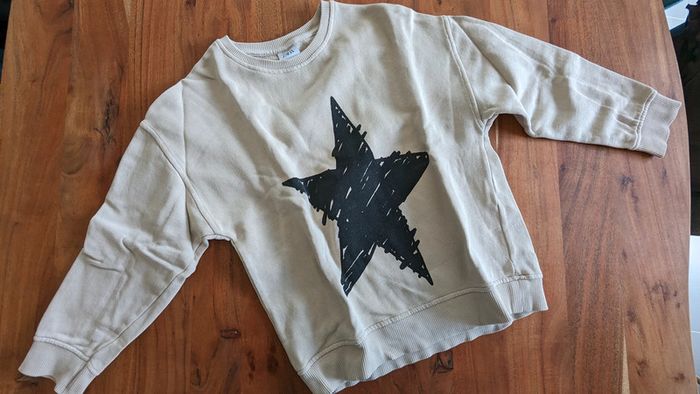 Sweat Zara 6 ans Beige étoile noire